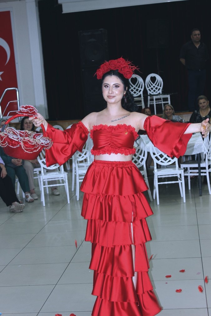 Kırmızı Fırfırlı Straplez roman kostümü - Görsel 3