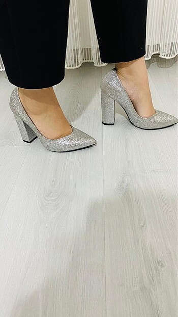 Diğer Gümüş renk simli stiletto