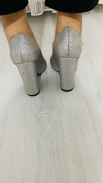 35 Beden gri Renk Gümüş renk simli stiletto