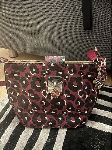 Guess Çanta