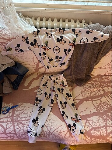ZARA MARKA 4-5 YAŞ KIZ ÇOCUK ALT-ÜST TAKIM MICKEY MOUSE