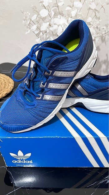 Adidas spor ayakkabı ve mont iki ürün