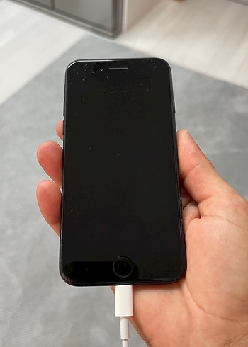 Apple iPhone SE 3. Nesil Siyah Akıllı Telefon