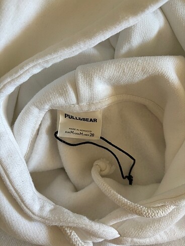 m Beden Sadece bir kere giyilmiş etiketinin ipi üstünde kadın sweatshirt