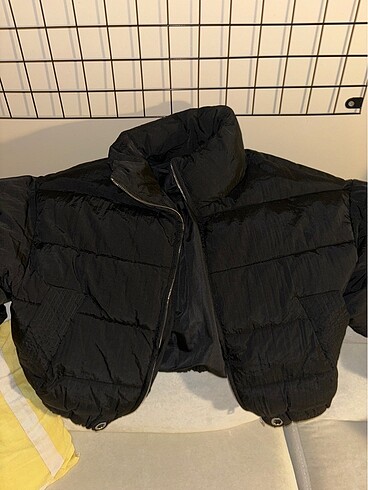 BERSHKA DEFOSUZ ŞİŞME MONT