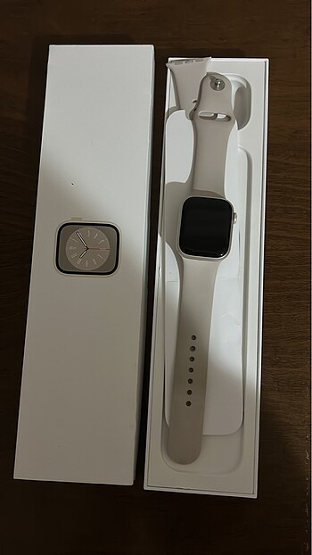 Apple Watch Series 8 GPS 41mm Yıldız Işığı Alüminyum Kasa ve Spo