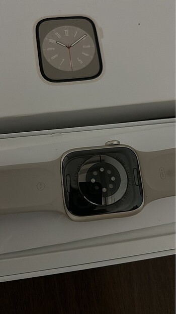 Apple Watch Apple Watch Series 8 GPS 41mm Yıldız Işığı Alüminyum Kasa ve Spo