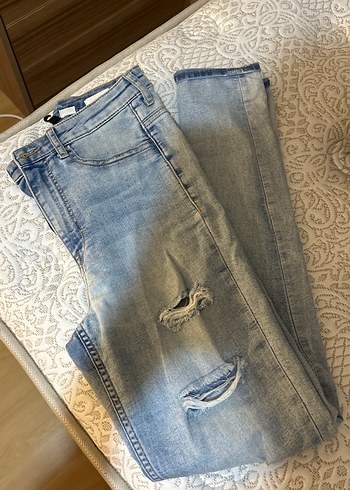 H&M Hm Yirtik Jean