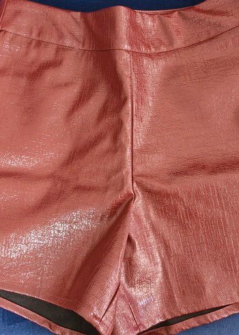 Şortlu Takım-Bordo Parlak Deri Görünümlü Kolsuz Bluz ve Şort - Görsel 6
