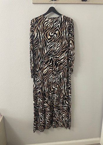 Armine Bohem Kahverengi Zebra Desenli Uzun Pilili Elbise
