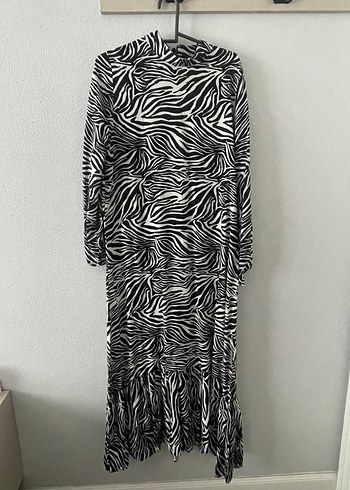 Uzun Kollu Siyah Beyaz Zebra Desenli Pilili Elbise