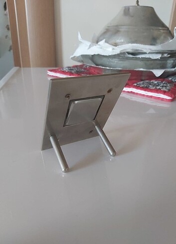 Beden GÜMÜŞ METAL ÇERÇEVELİ QUARZ MASA ÜSTÜ ANALOĞ SAAT