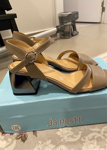 Bej Kadın Topuklu Sandalet, Tokalı hakiki deri - Görsel 10