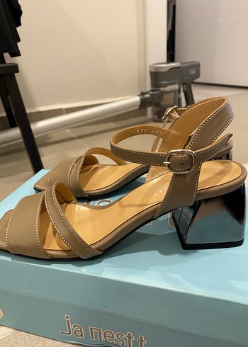 Bej Kadın Topuklu Sandalet, Tokalı hakiki deri - Görsel 9