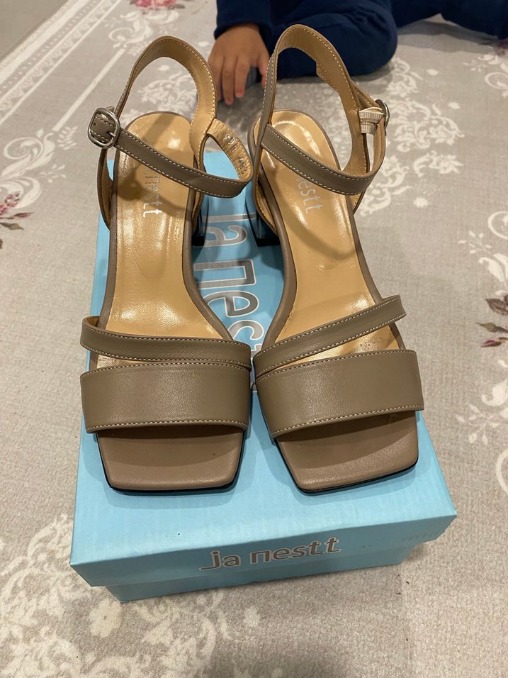 Bej Kadın Topuklu Sandalet, Tokalı hakiki deri - Görsel 3