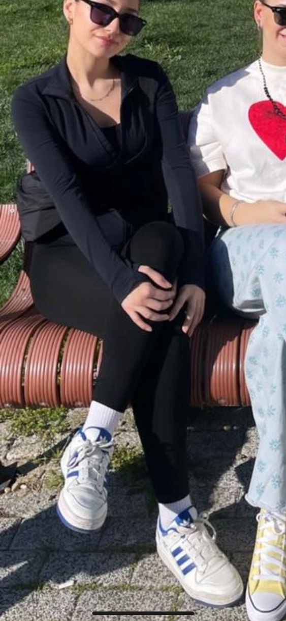 Oysho muadili vücuda oturan Siyah Fermuarlı Kadın Spor Ceket - Görsel 3