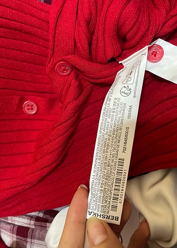 Düğmeli Kırmızı Uzun Kollu Crop Top - Görsel 7