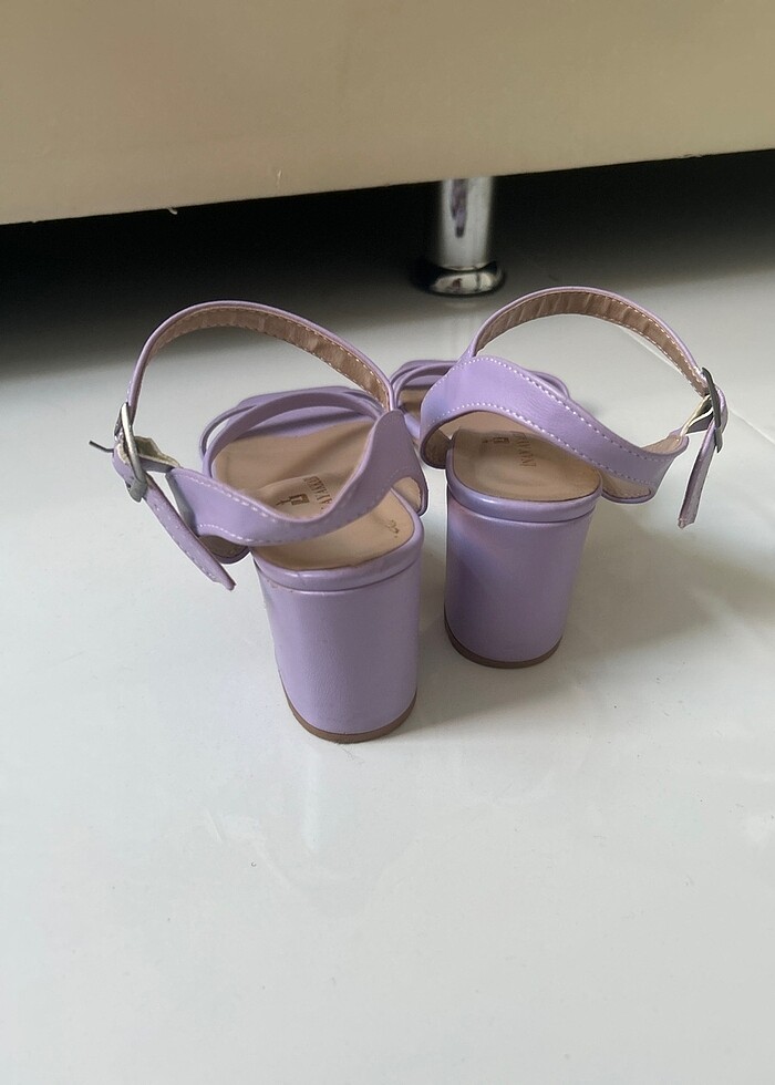 Topuklu ayakkabı - Görsel 3