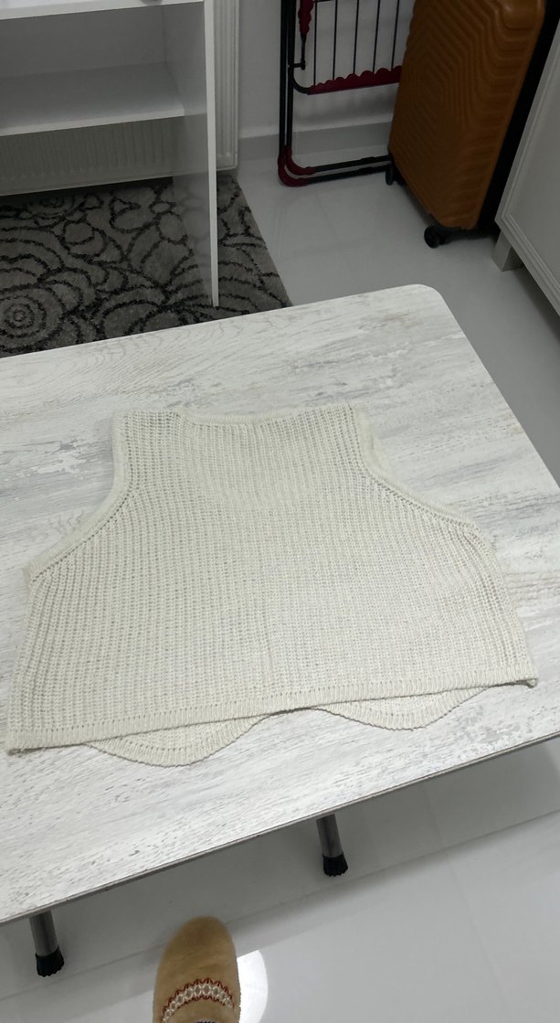 Beyaz Triko Kolsuz Mini Süveter - Görsel 3