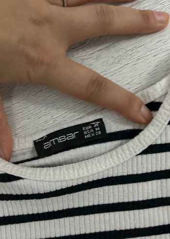 Kadın Beyaz Siyah Çizgili Örme Crop Top - Görsel 3