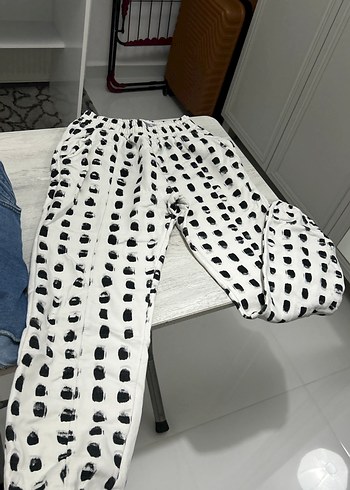 Kadın Beyaz Puantiyeli eşofman altı - Görsel 2