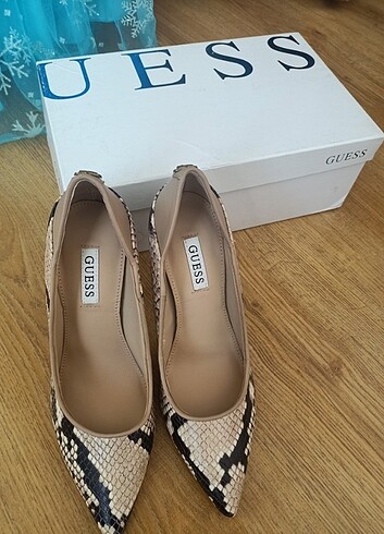 Guess Leopar Desenli Stiletto