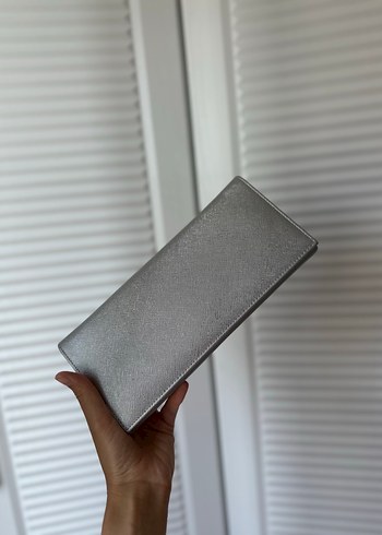 Gri Parlak Metal Kadın Clutch Çanta