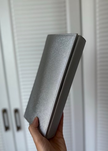  Beden Gri Parlak Metal Kadın Clutch Çanta