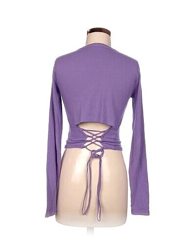 m Beden Bershka Bluz %70 İndirimli.