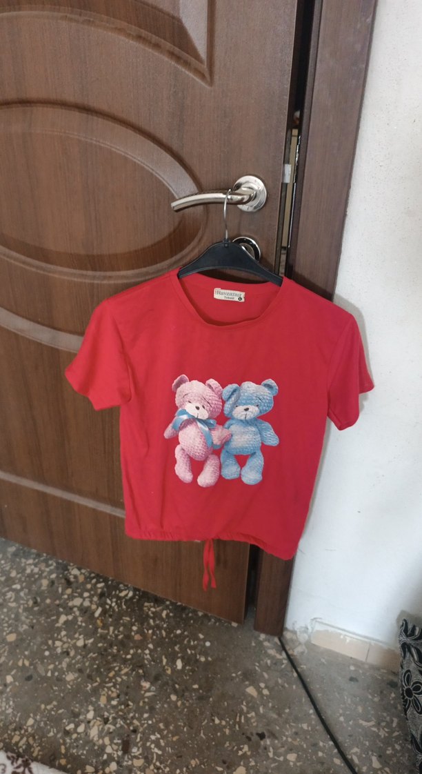 Kısa Kollu Kırmızı Baskılı Kız Tişörtü - Görsel 3