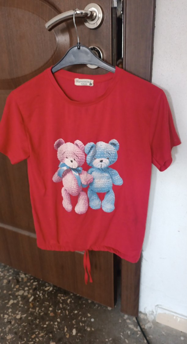 Kısa Kollu Kırmızı Baskılı Kız Tişörtü - Görsel 4