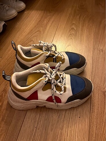Çok renkli balenciaga tarzı spor ayakkabı