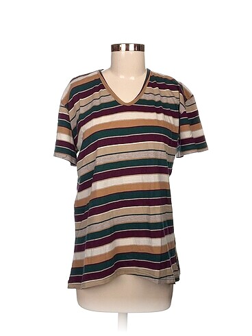 Diğer T-shirt %70 İndirimli.