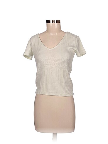 Stradivarius T-shirt %70 İndirimli.