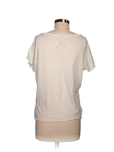 s Beden Pull and Bear T-shirt %70 İndirimli.