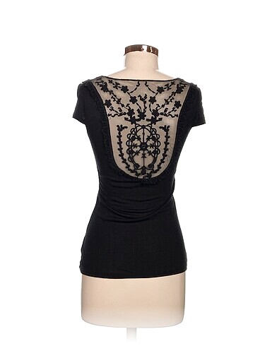 m Beden Naf Naf T-shirt %70 İndirimli.