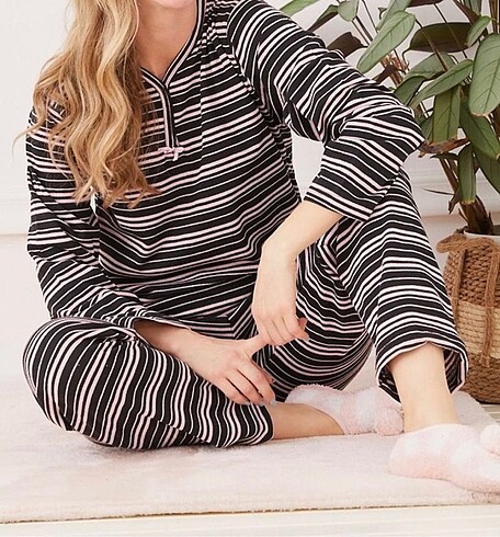 xl Beden Çizgili Pijama Takımı