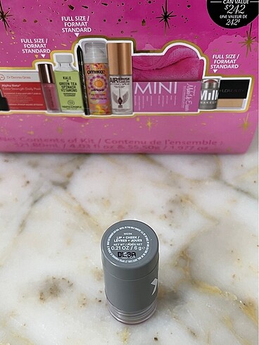  Beden Milk Makeup werk allık