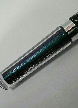 universal Beden wet'n wild duochrome likit far.