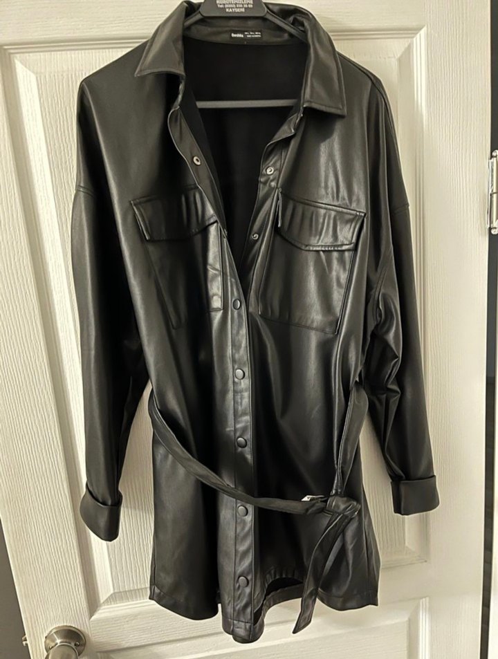 Kadın Siyah Deri Kemerli ceket veya elbise - Görsel 3