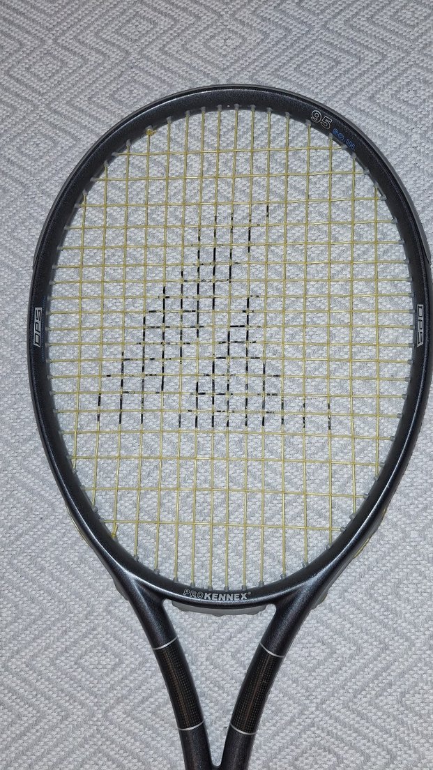 Beyaz ve Siyah Tenis Raketi Seti - Görsel 3