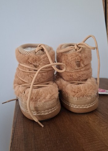 LC Waikiki bej kürklü kız çocuk bot