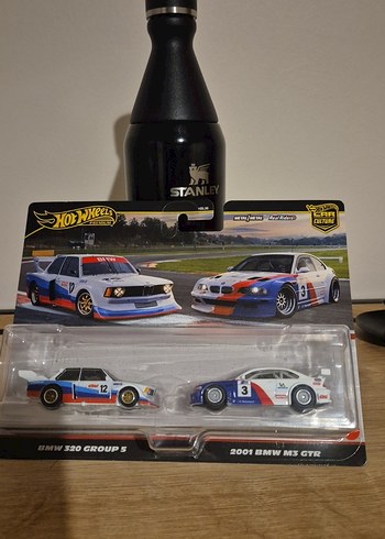Hot Wheels Premium BMW 320 Group 5 ve 2001 M3 GTR