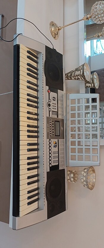 Elektronic Grand piano