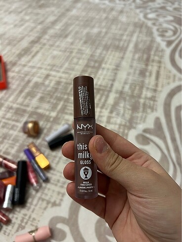 Nyx dudak parlatıcısı