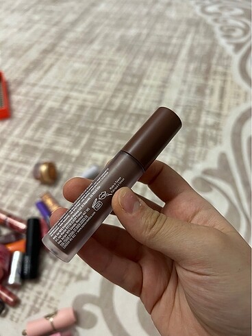 NYX Nyx dudak parlatıcısı