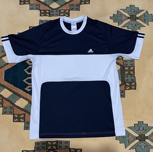 Adidas orijinal tişört