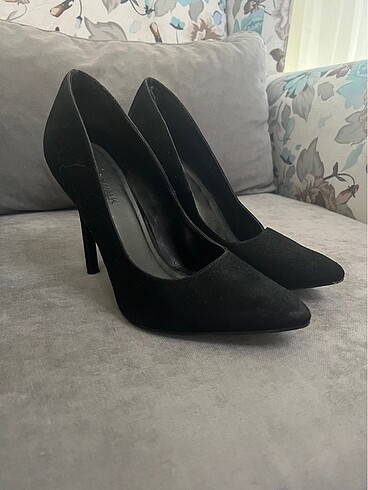 Siyah Süet Stiletto