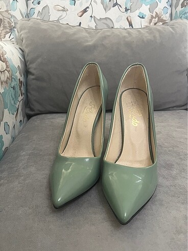 Yeşil Stiletto