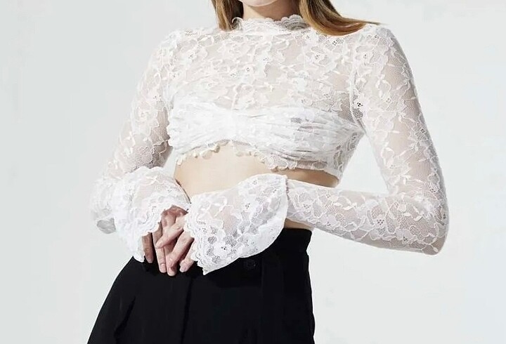 Beyaz Dantel Crop